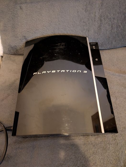 PS3 com comando (não arranca)