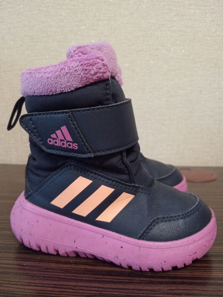 Черевики,дутіки ,чоботи   adidas 23