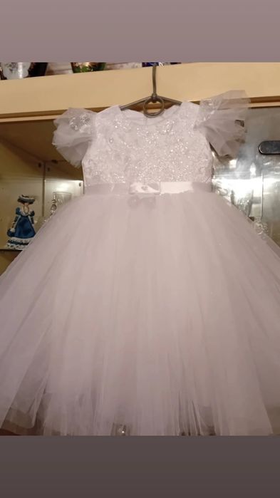 Нарядное детское платье  новое