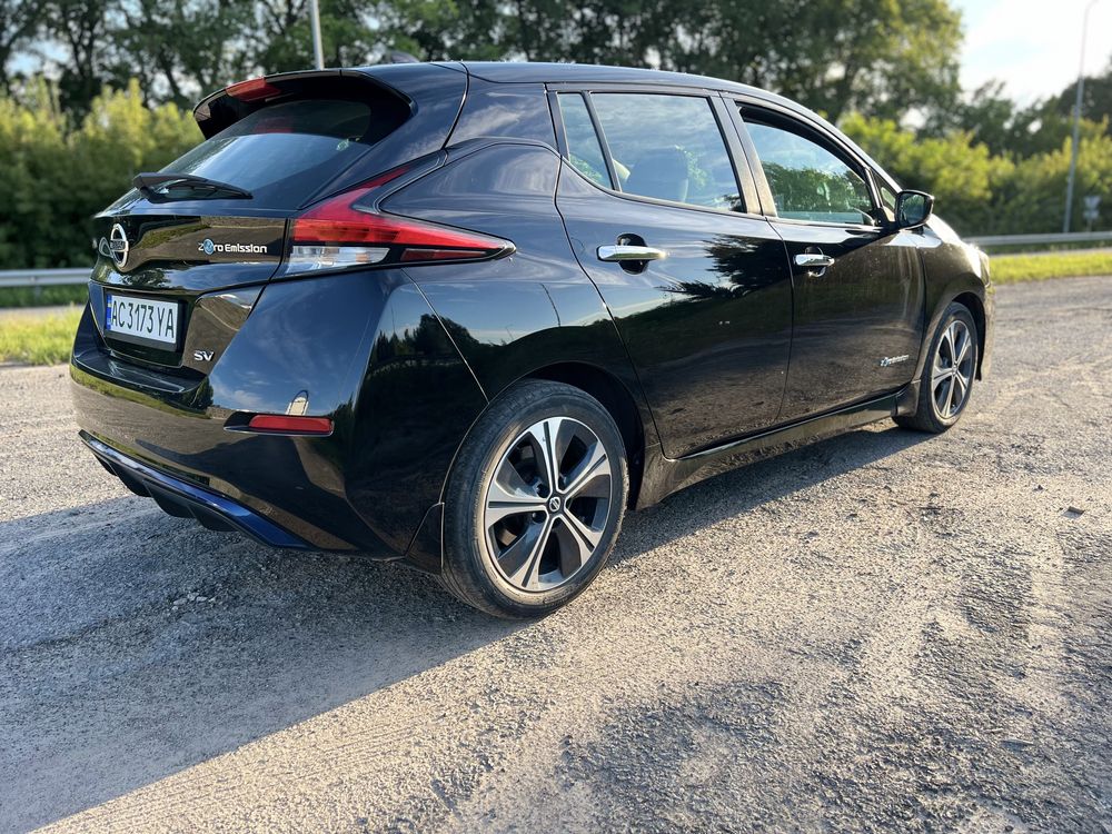 Продам Nissan Leaf 2018