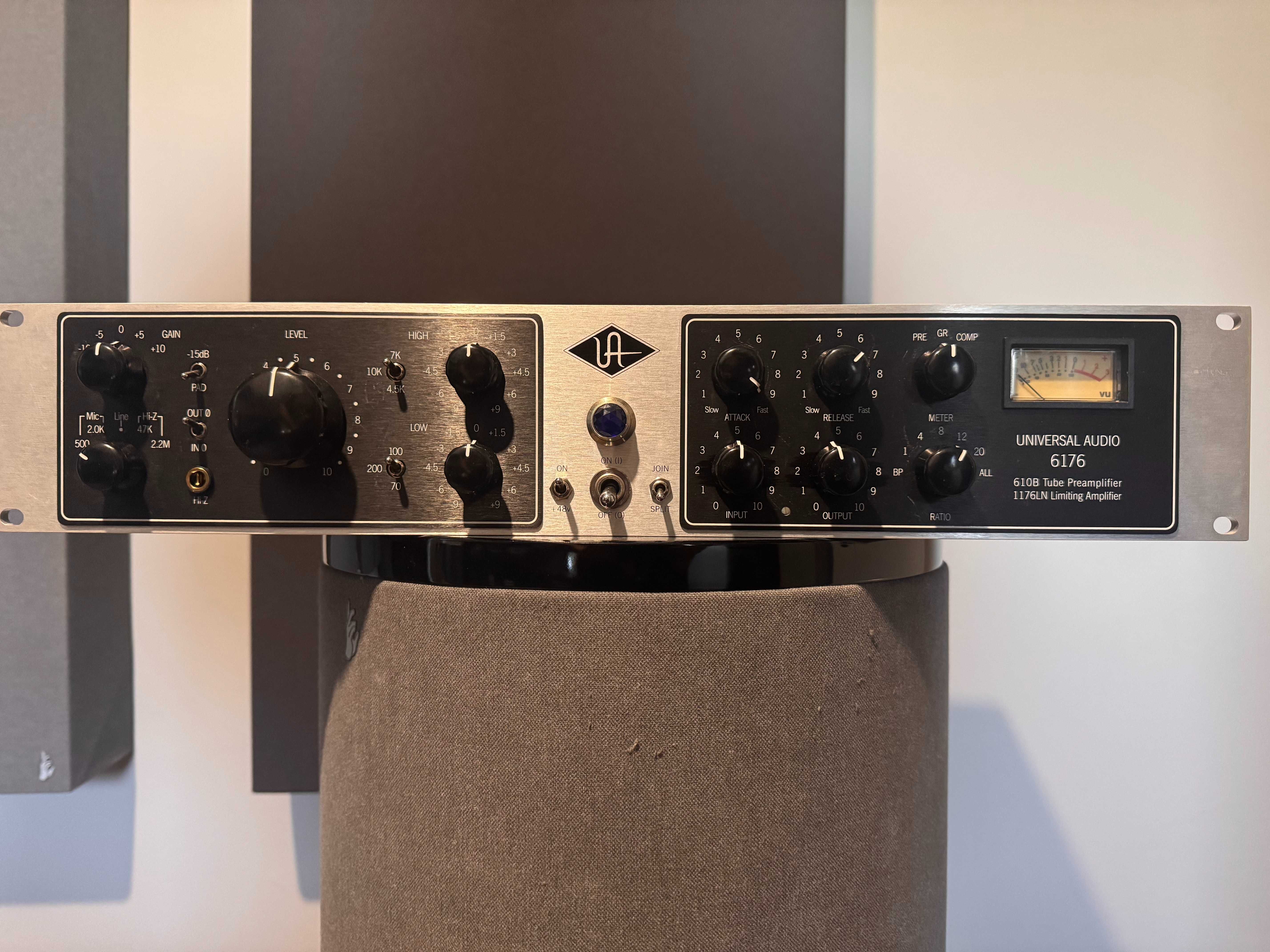 Universal Audio 6176: Lampowy Przedwzmaczniacz mikrofonowy i kompresor