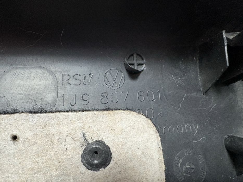 Tapicerka KLAPY BAGAŻNIKA I uszczelka dachu VW GOLF iv KOMBI