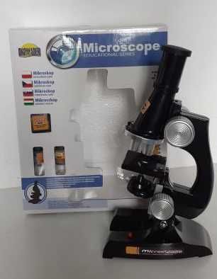 Mikroskop firmy Dromader