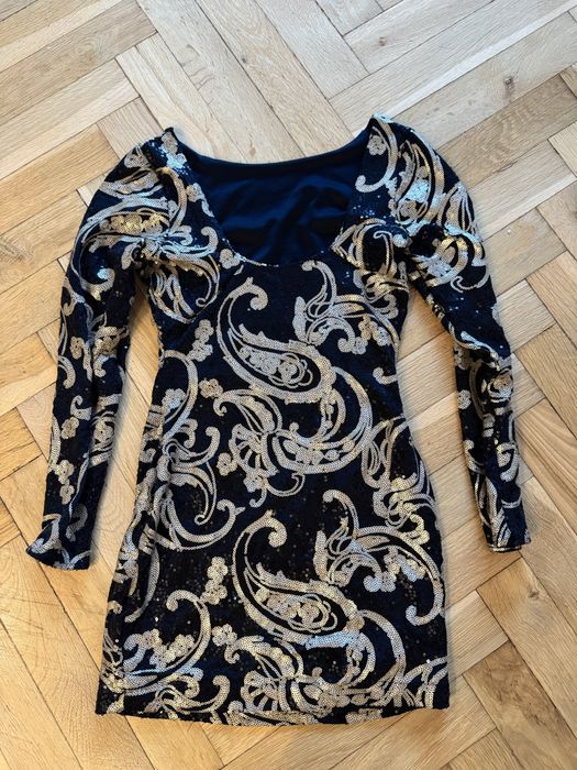 sukienka w cekiny sylwestrowa