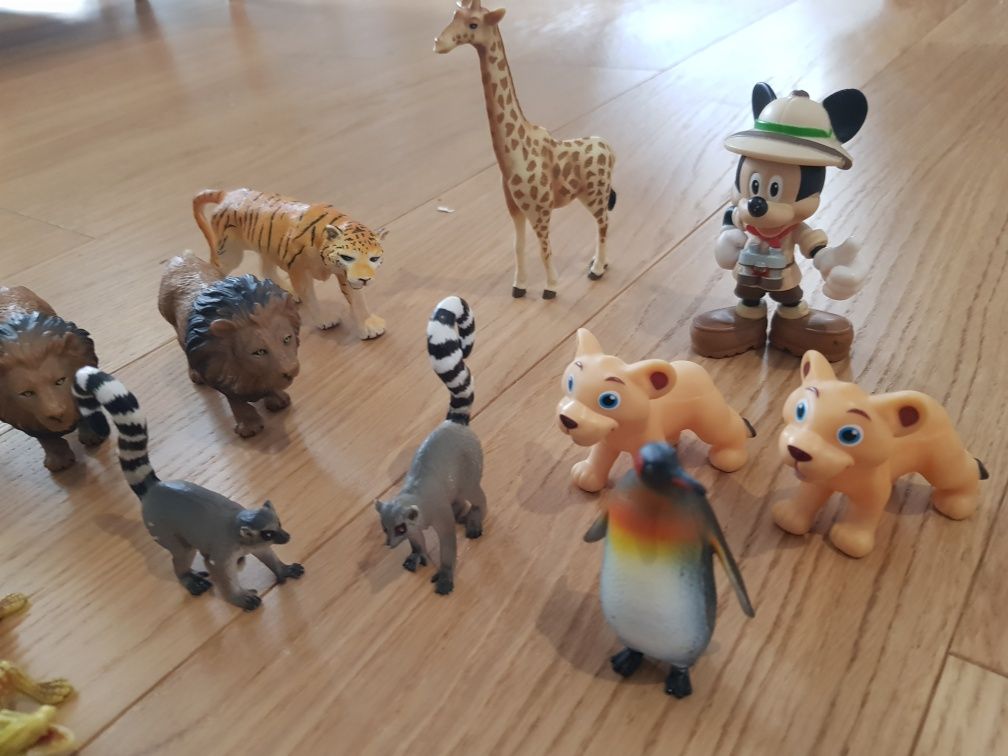 Figurki zwierząt zoo safari