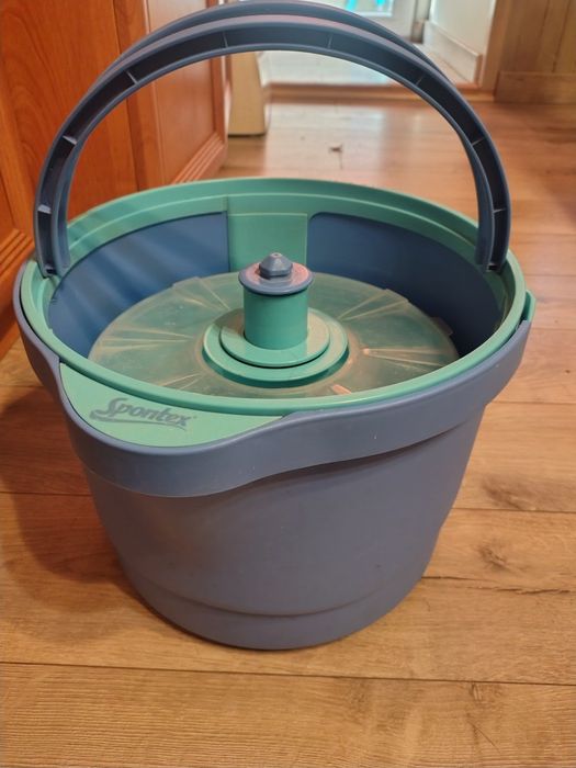 Mop do sprzątania z wiadrem. Spontex