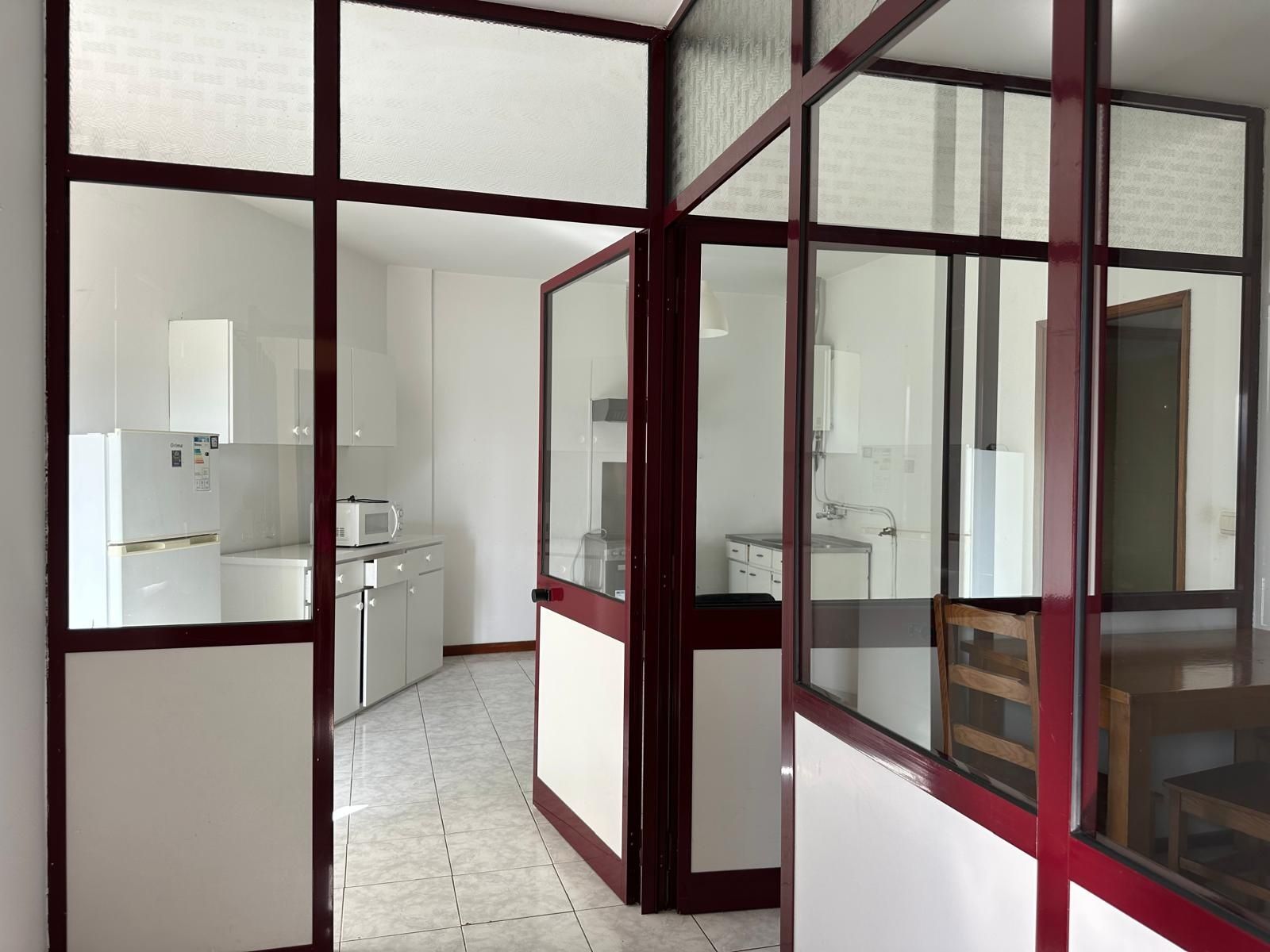 Alugo apartamento T2