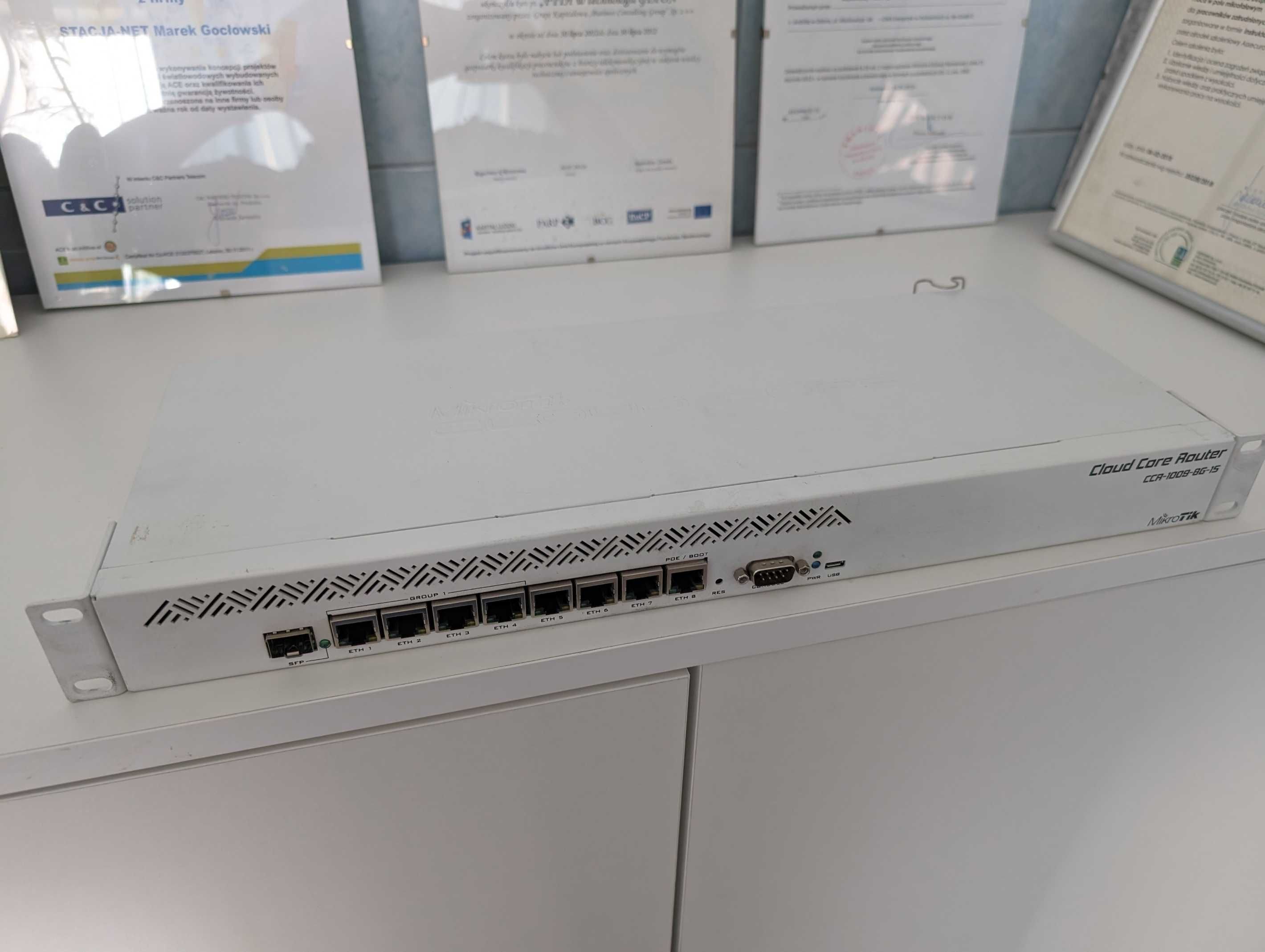 Router Mikrotik CCR1009-8G-1S