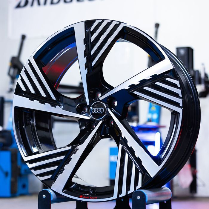 NOWE ORYGINALNE Felgi aluminiowe Audi 17" A3 A4 A5 A6 A8 Q3 Q5 TT