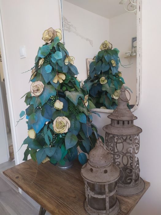 Wyjątkowe drzewko świąteczne, choinka, dekoracja, ozdoba, kwiaty