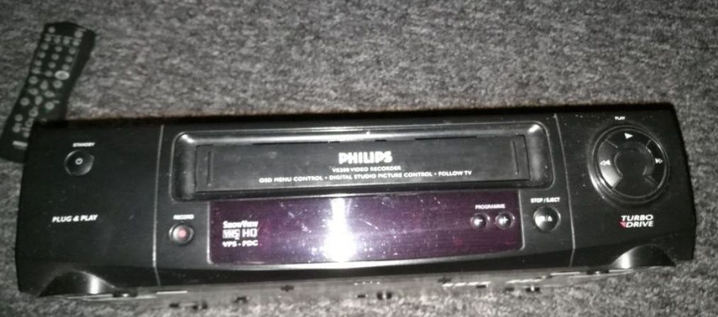 Klasyka magnetowid Philips VR200/58 pilot, sprzęt do kolekcji itp?