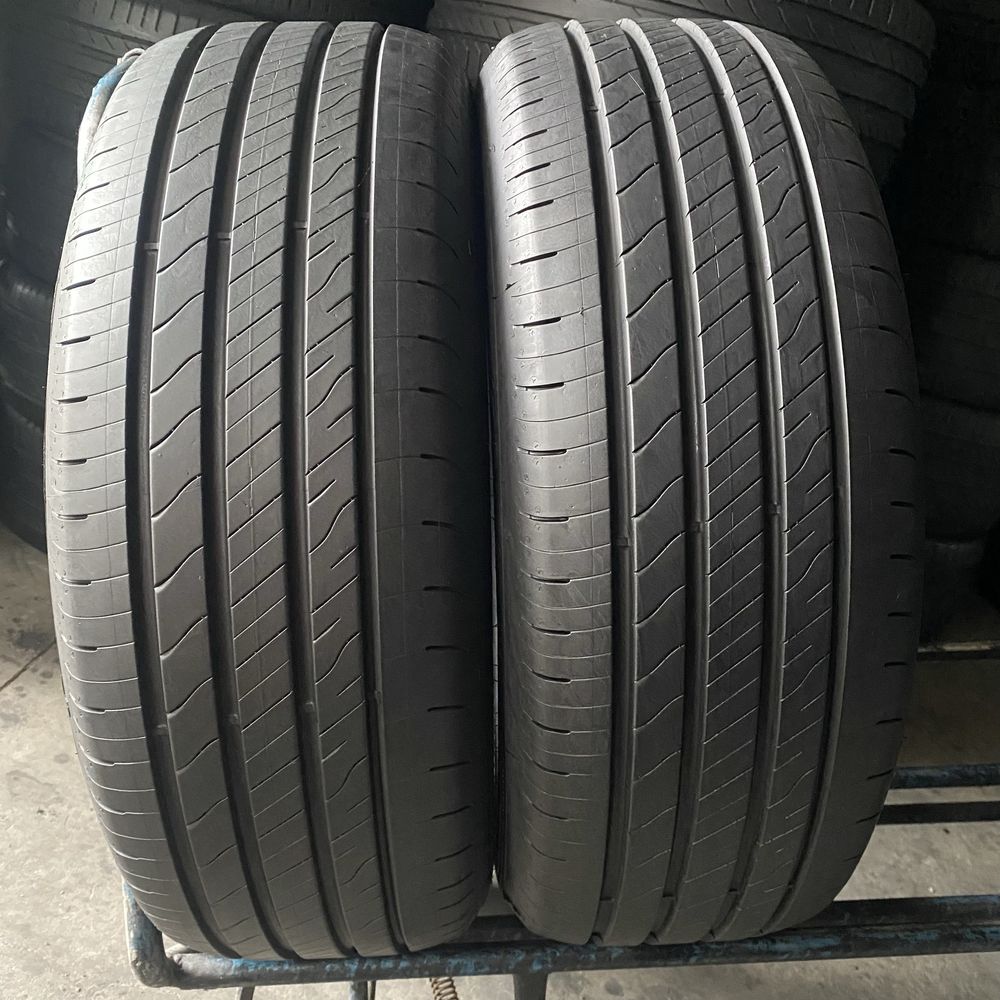 Шини 215/60/16 - 2шт Goodyear EfficientGrip 2
