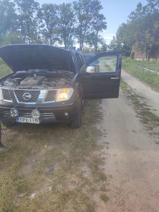 Nissan Navara 2,5 D автомат