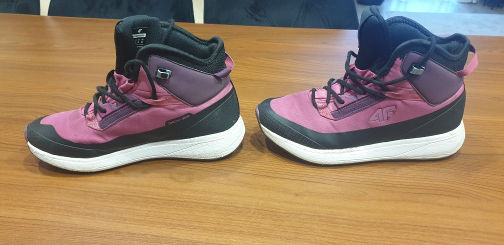 Sprzedam buty damskie dziewczęce 4F r 36