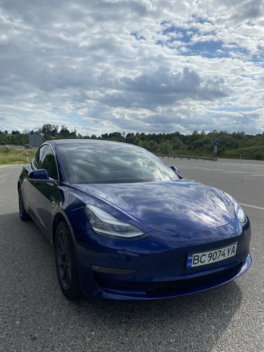 Продаж тесла модель 3 2020 рік
