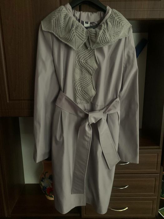 Плащ оригінальний з в'язаним оздобленням