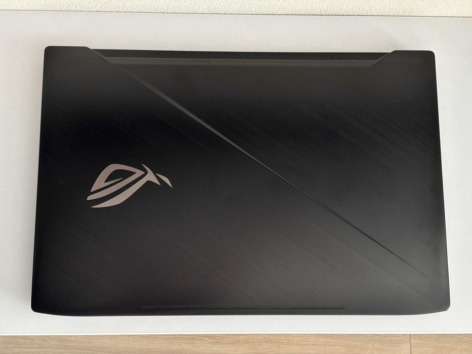 Asus Rog Strix GL703VD | GTX 1050 4Gb | i7-7700HQ | 16GB | 256GB