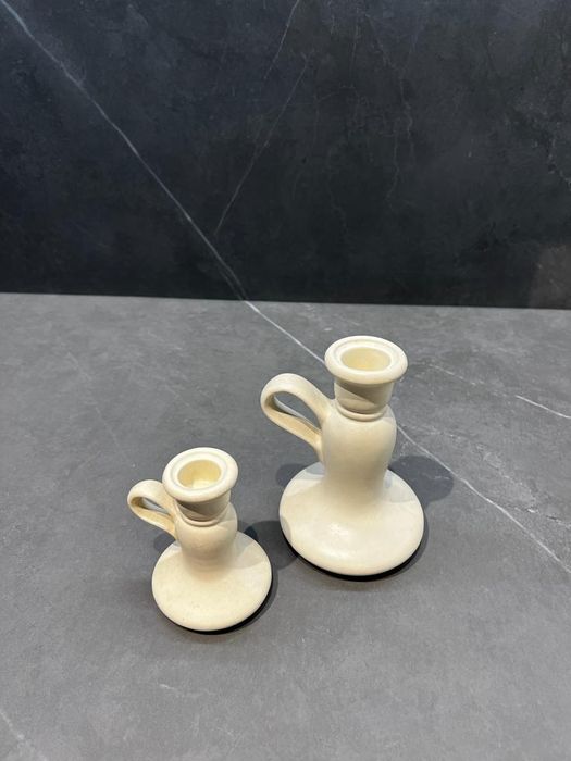 ŚWIECZNIKI z uchwytami 2 szt.w komplecie z ceramiki kremowej jak nowe