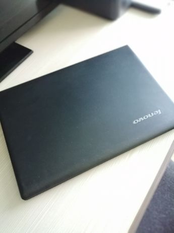 Laptop Lenovo ideapad 100 - zadbany! + walizka na laptopa