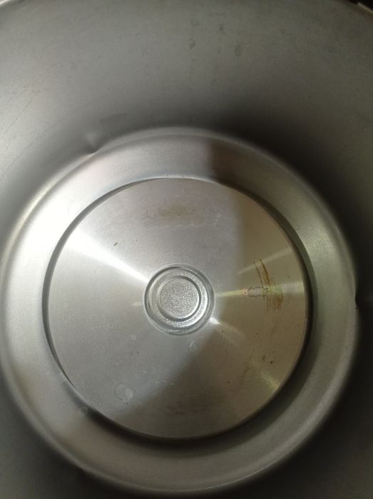 Продам как новую импортную  мультиварка Polaris на 5 литров в отличном