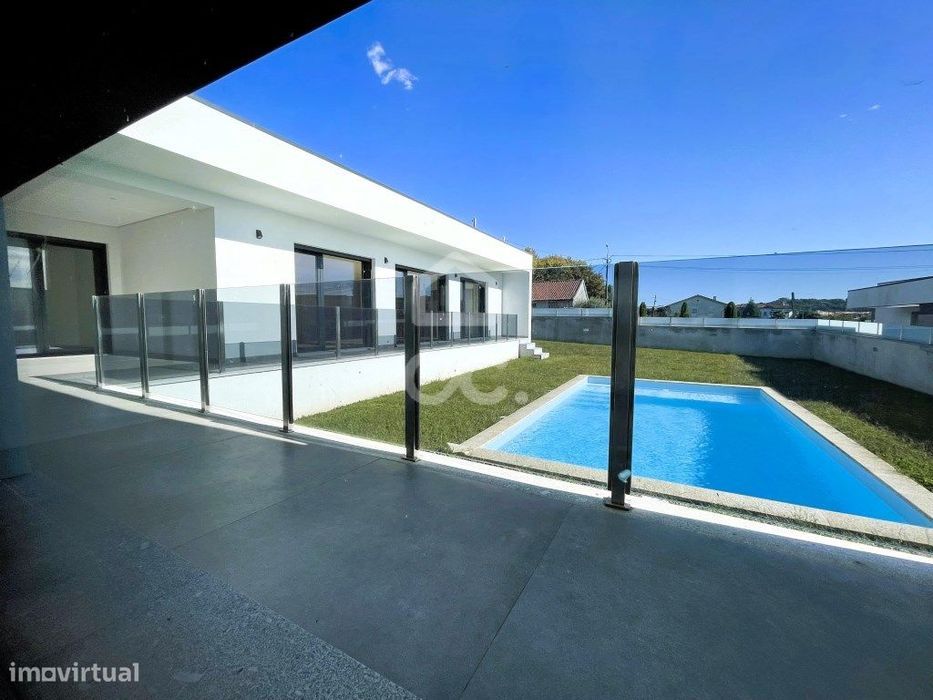 Moradia Nova independente T3+1 em Panoias, Braga