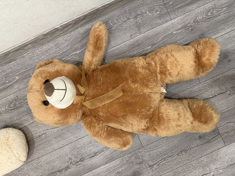 Продам плюшевого мишку