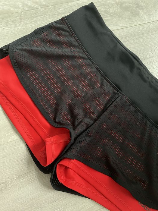 Фірмові спортивні шорти adidas