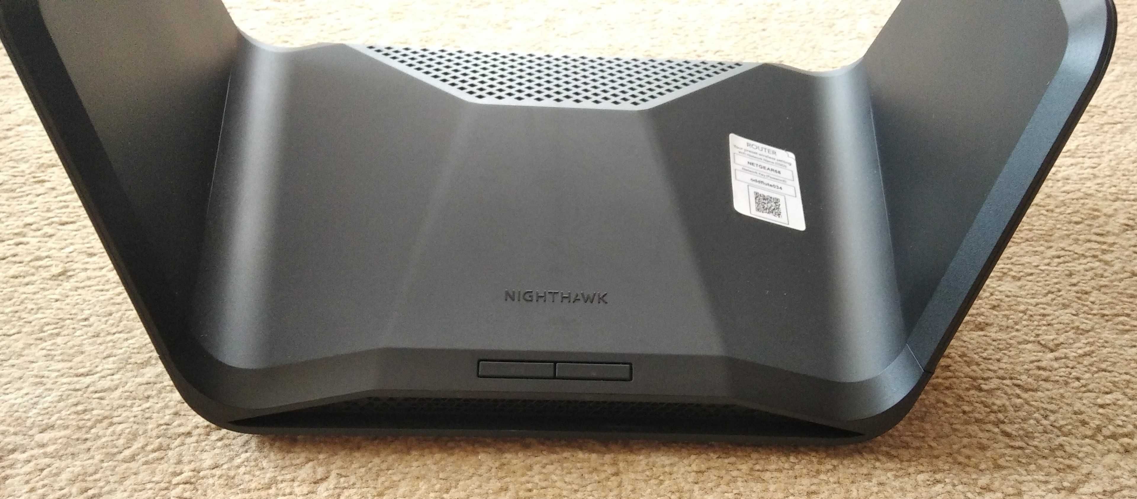 Wi-Fi Роутер NETGEAR AX8 Tri-Band AX6600 Wi-Fi 6