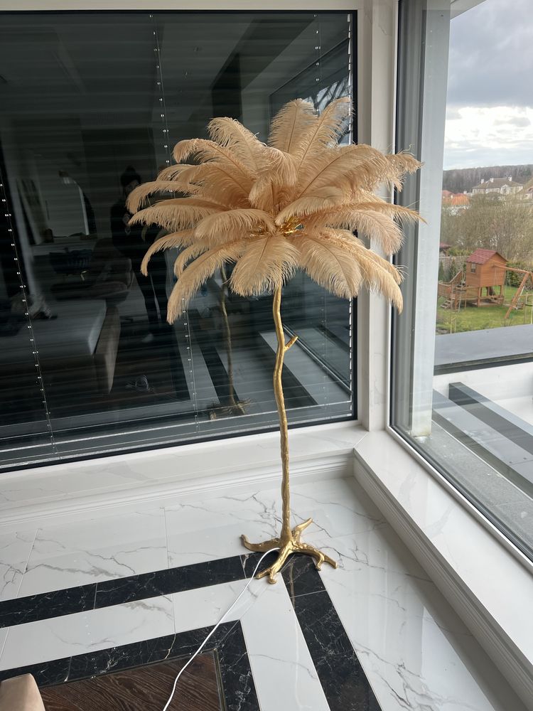 Lampa stojąca z piorami strusia 170 cm piekna