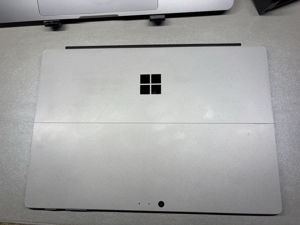 Microsoft Surface Pro 4th 12.3" 256GB SSD I7 16GB Win10