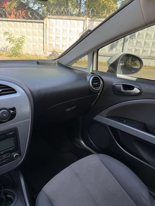 Seat Leon 2010, 1.6 бензин (BSE), комплектація Style