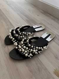 Piękne klapeczki z perłami Zara rozmiar 41