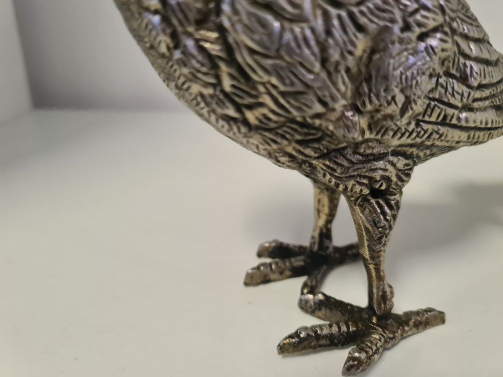 Pavão e faisão em metal