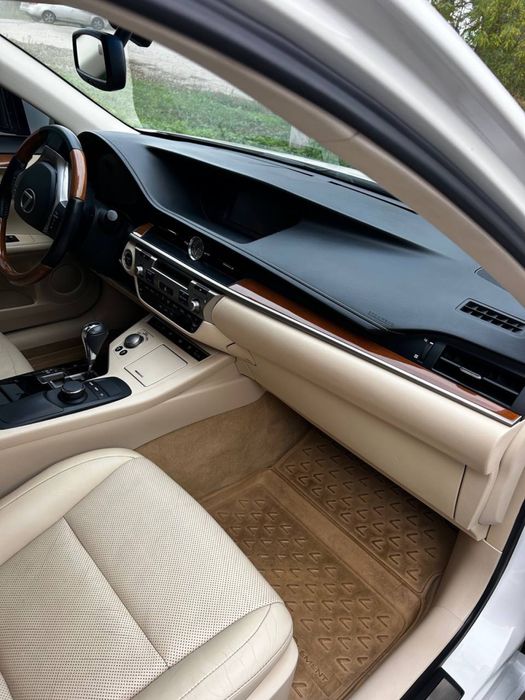 Lexus ES -300 гарний стан