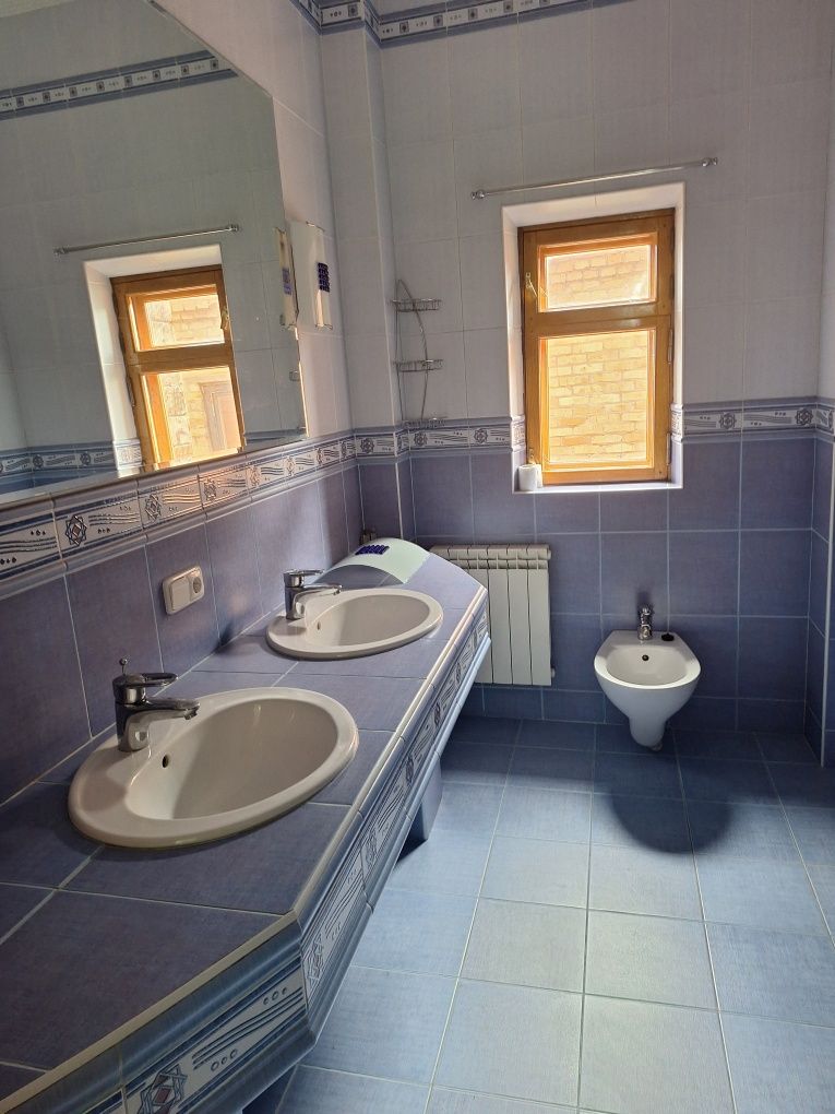 Сдам дом 9 комнат 600м2 правый берег