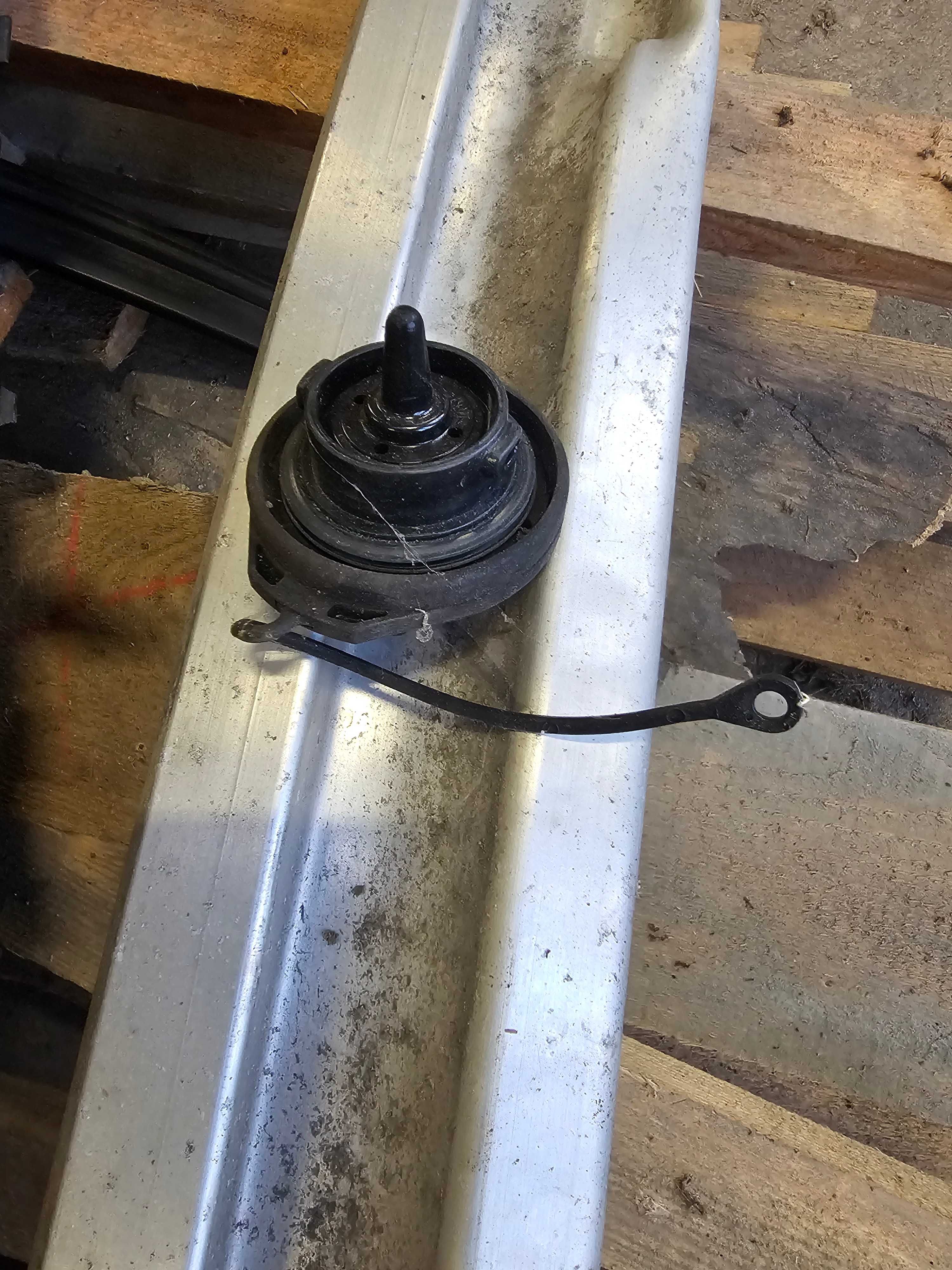 Korek Wlewu Paliwa Vw Polo 6 VI 2G 18r 1.0B Części