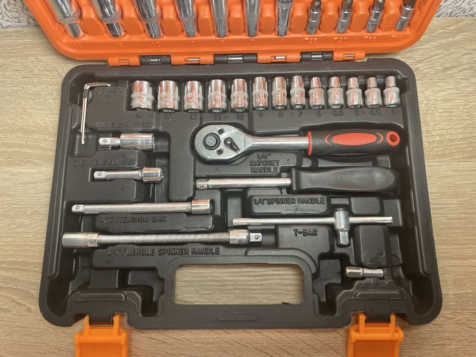 Набір інстументів 54 одиниць з трещіткою набор инструментов