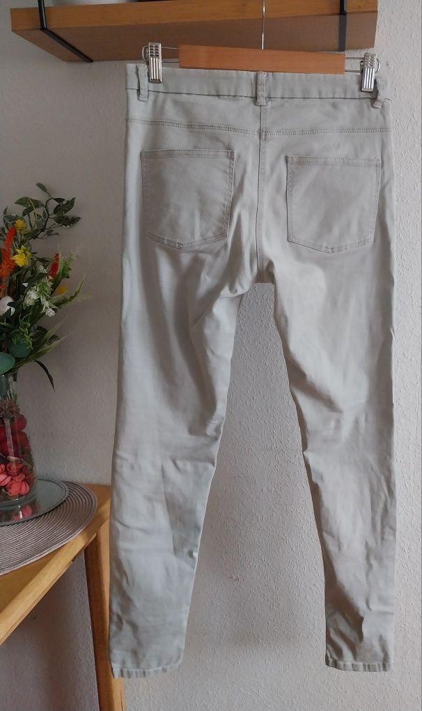 H&M jeansy z niższym stanem r.36