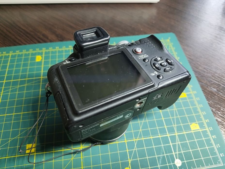 Фотоапарат Panasonic Lumix DMC-FZ8 на запчастини