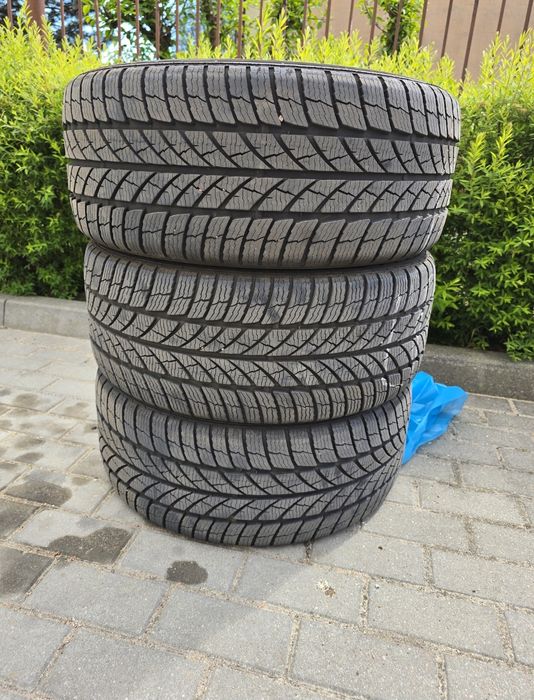 Opona zimowa Paxaro 245 45 R18 V XL Inverno