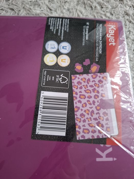 Nowa teczka a4 na zatrzask