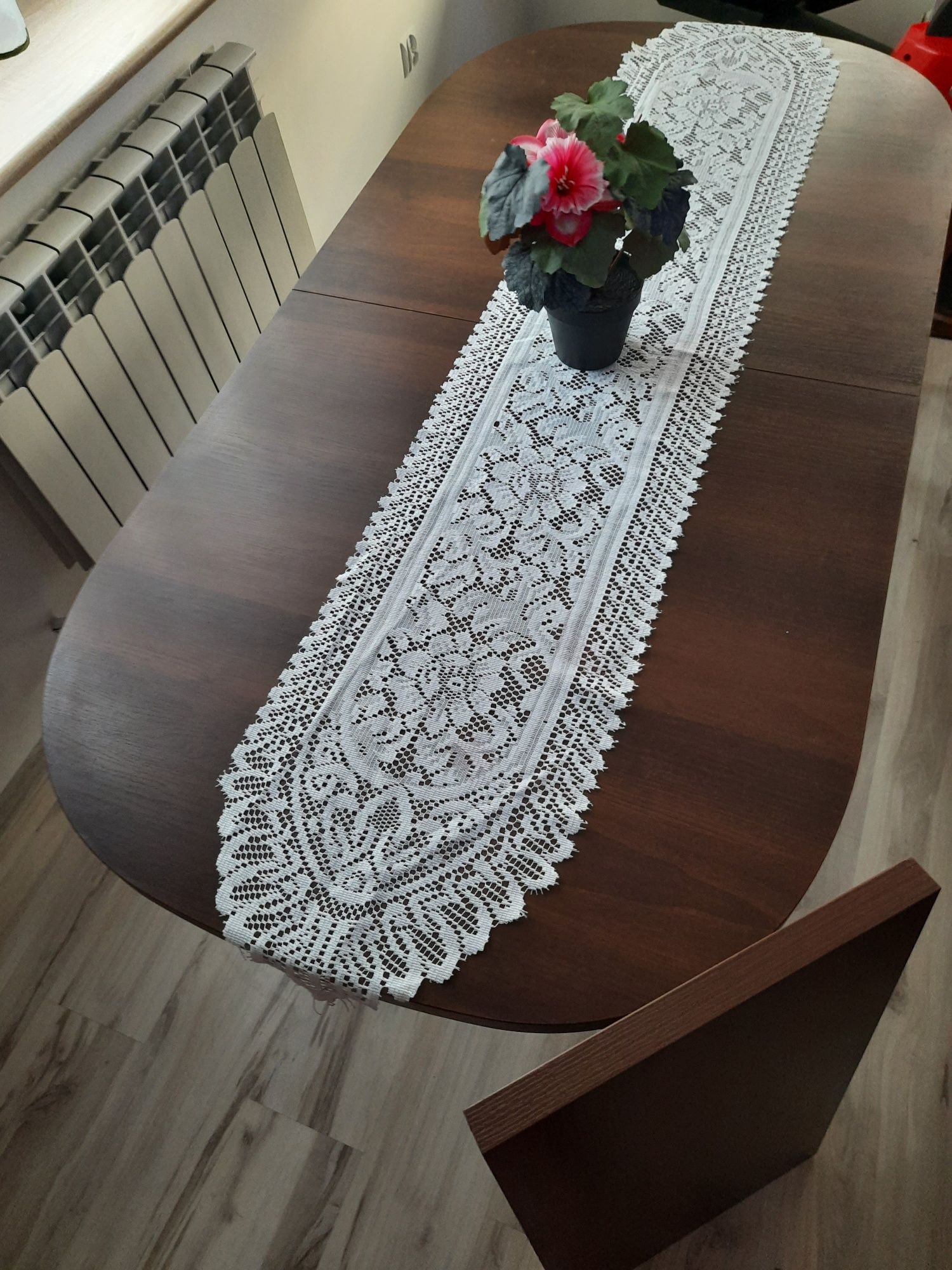 Stół  bardzo ładny