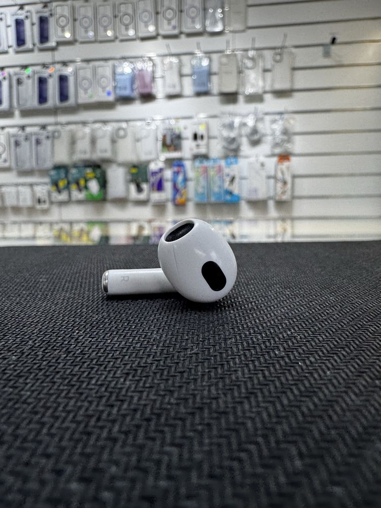 Б/У Оригінальний Правий Навушник Apple AirPods 3(A2565) Right