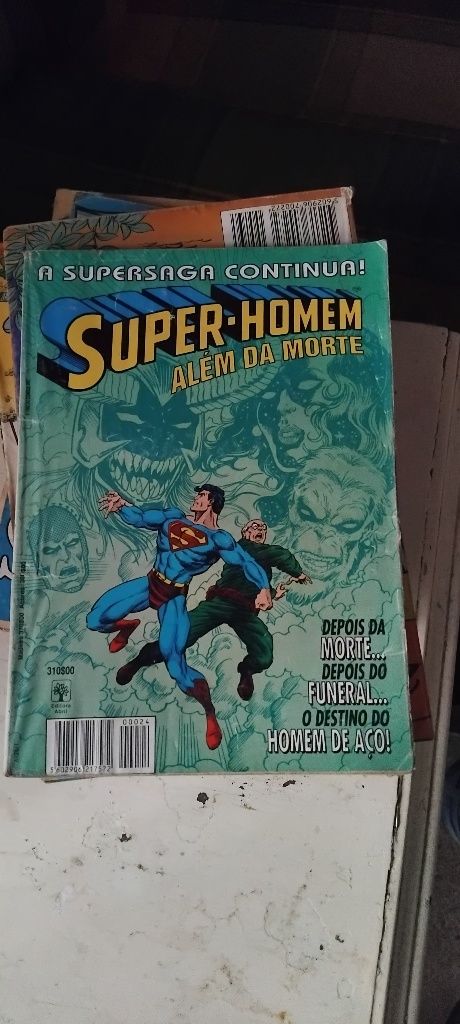 Livros de banda desenhada do super homem e outros