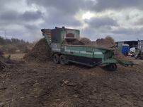 Usługi rozdrabniaczem bijakowym willibald, przesiewanie, liebherr
