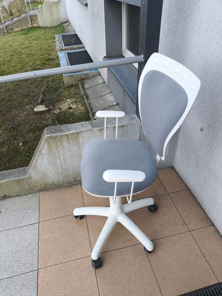Fotel dziecięcy.