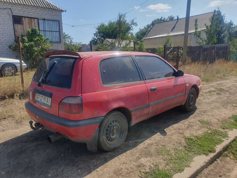 Терміново! Срочно! Nissan Sunny хетчбек 1995 1.5