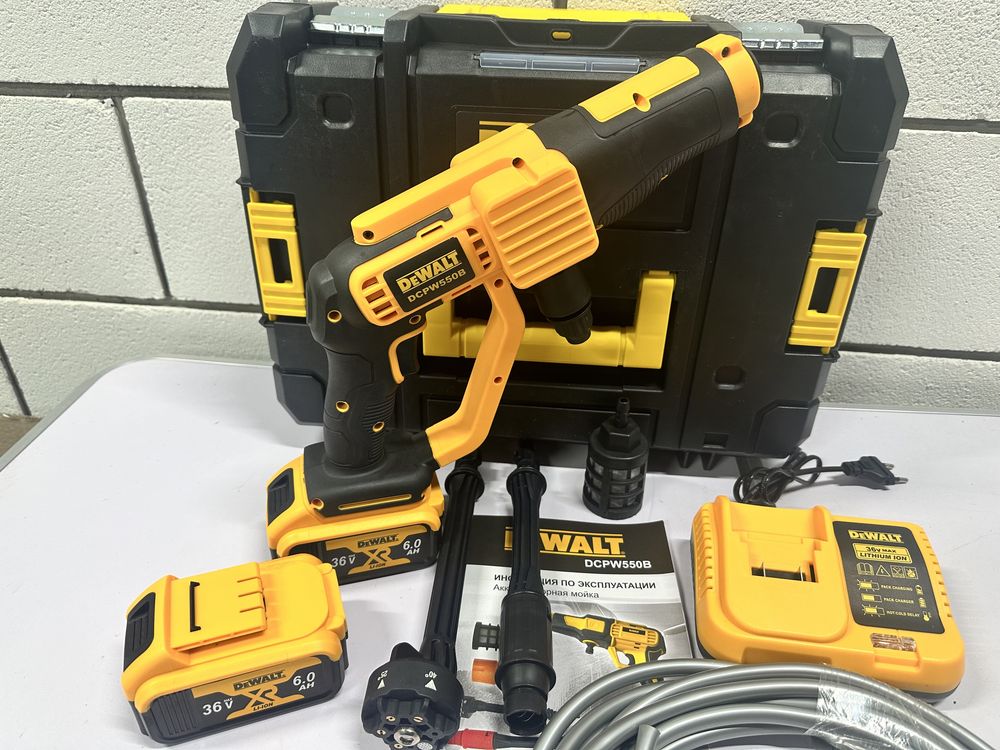 Акуиуляторна мини мойка DeWalt DCPW550В