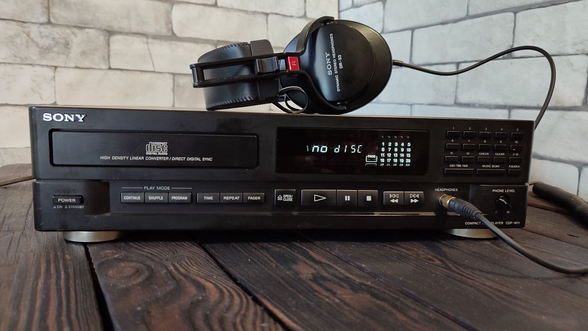 CD програвач Sony CDP -M11