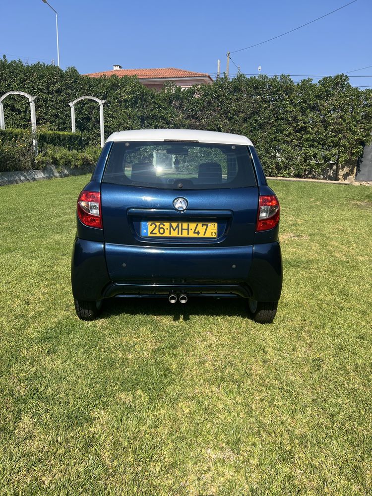 Microcar Aixam City Azul e Branco